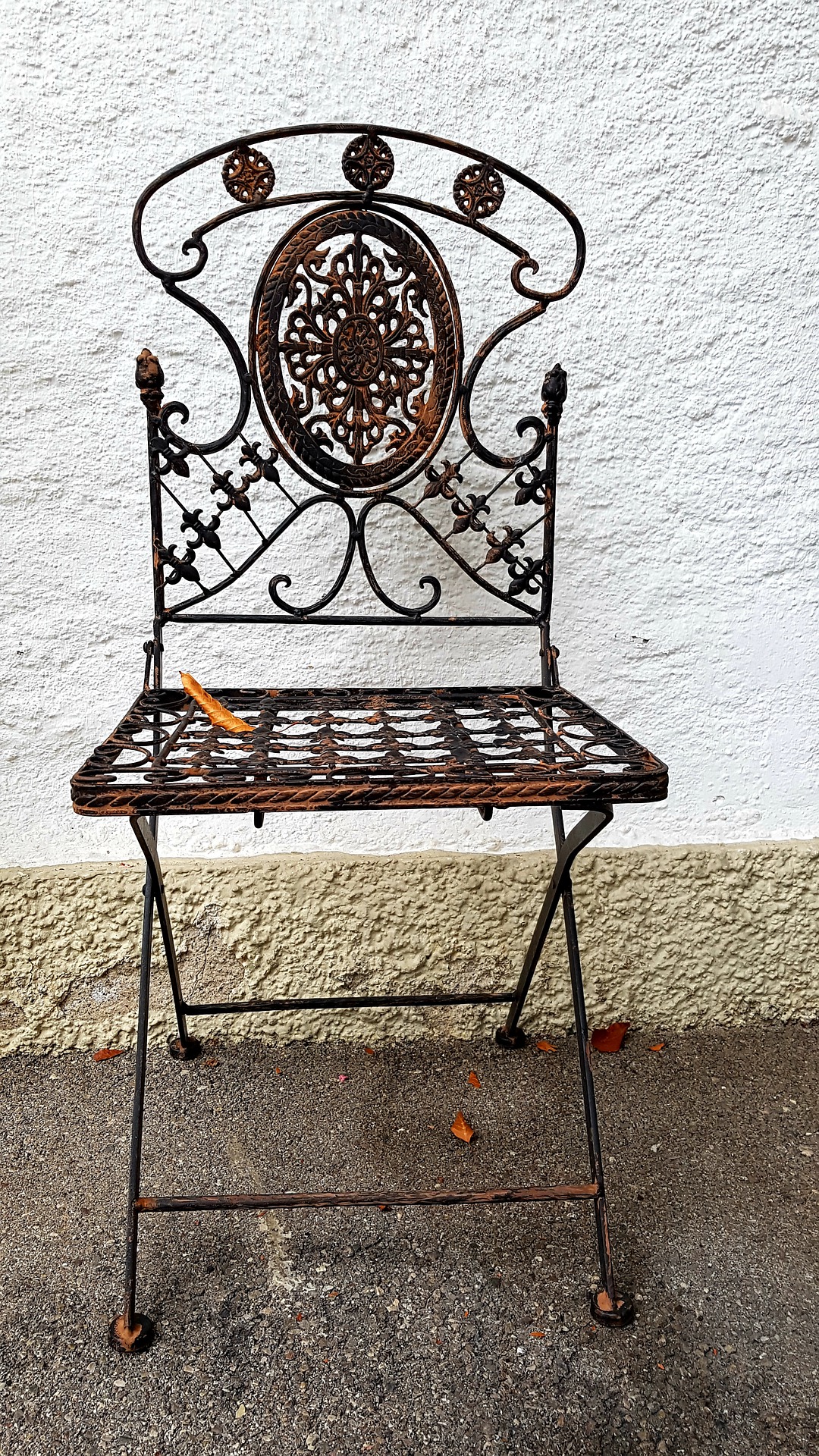 chair in metal