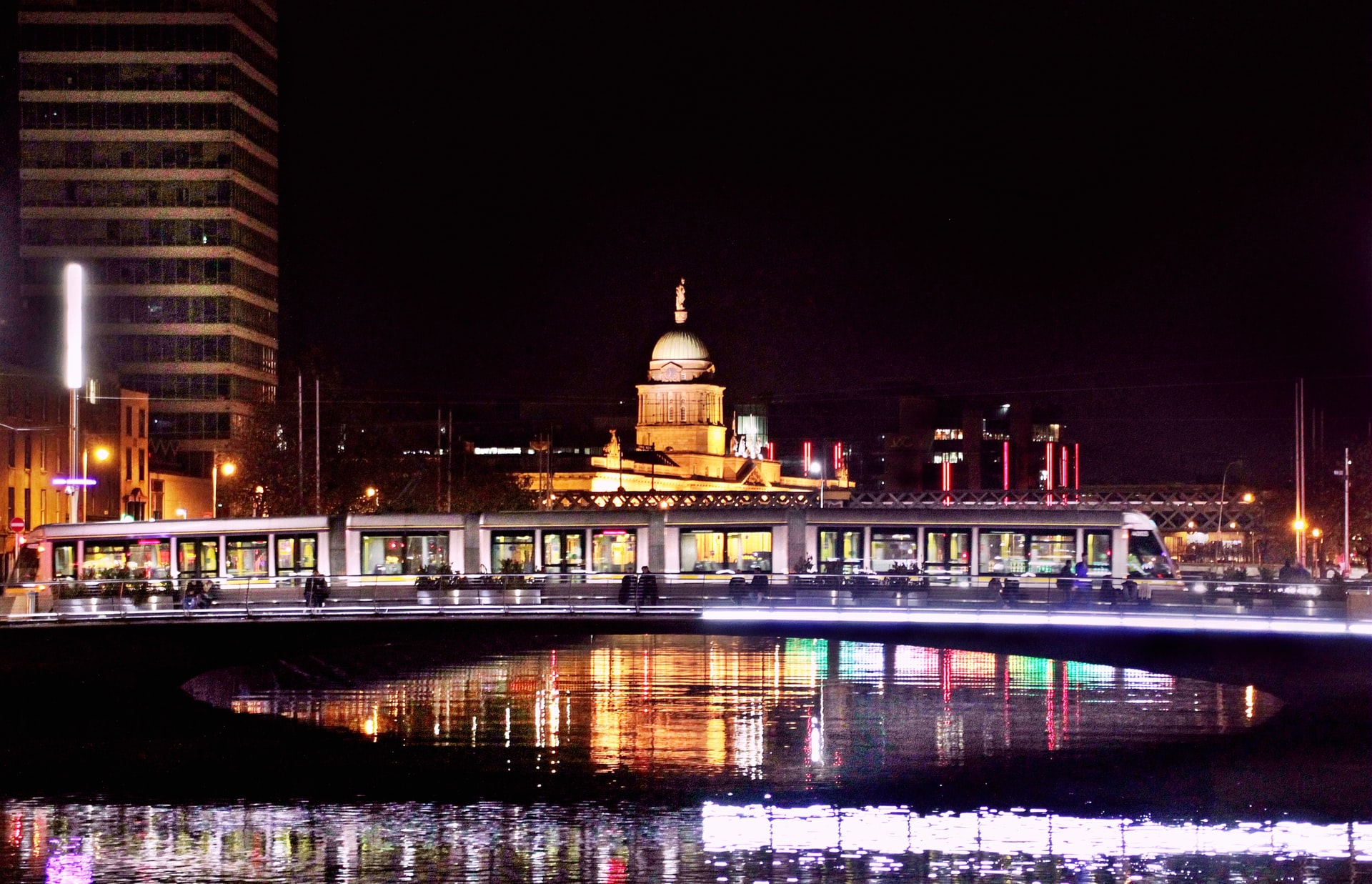 picture of downtown Dublin